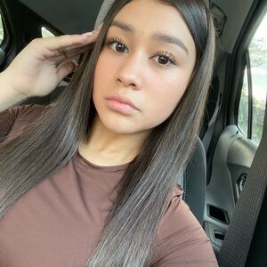 Meet your Posher, Abigail